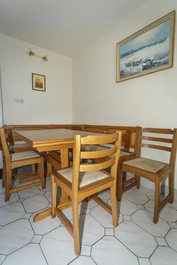 Apartments Klena Klenovica